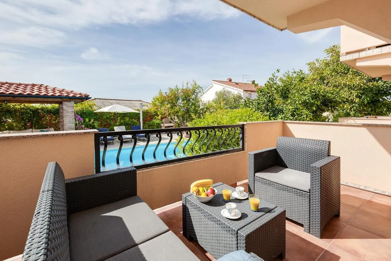 Juric Apartments-Rab Palit Appartamento