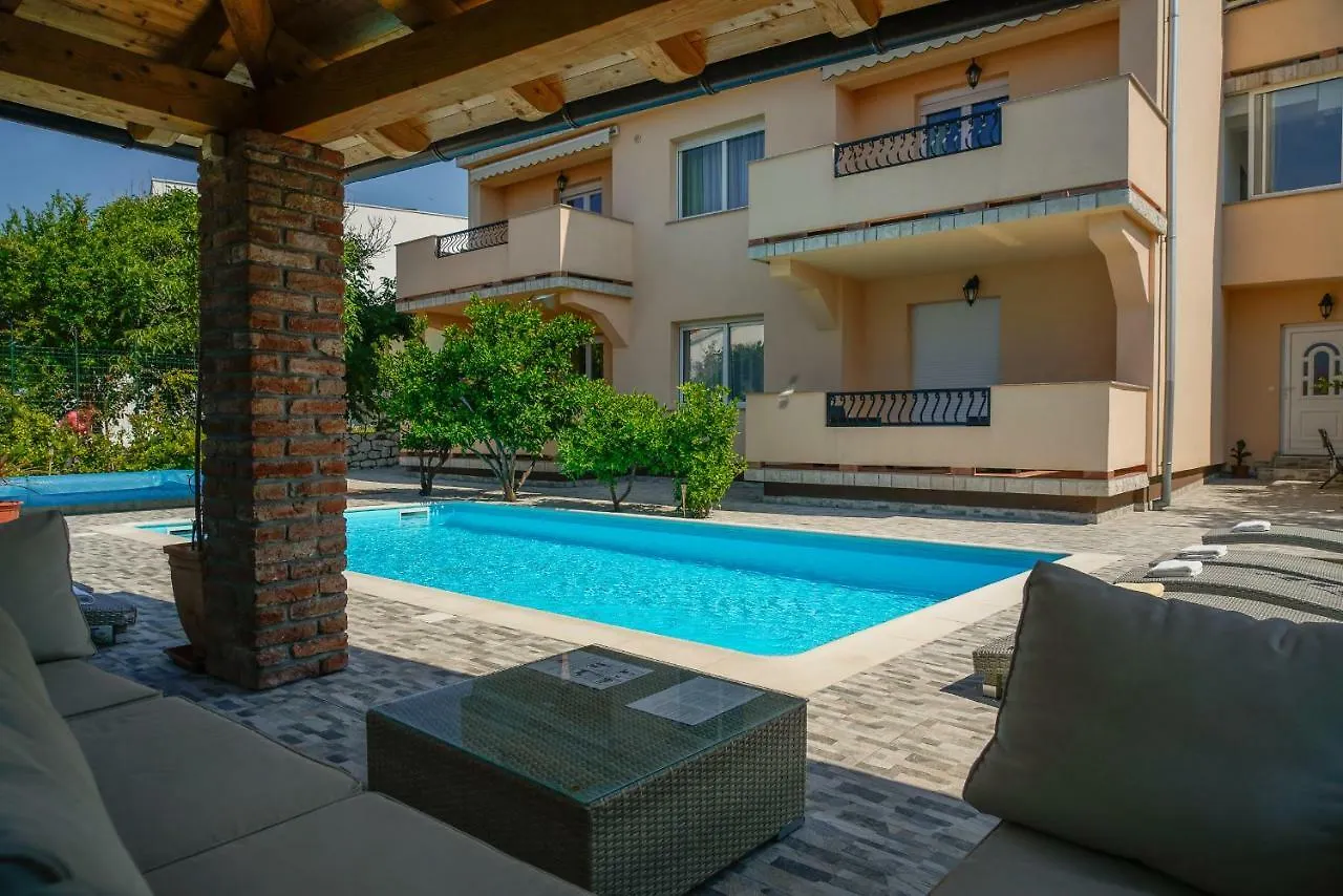 Juric Apartments-Rab Palit Appartamento